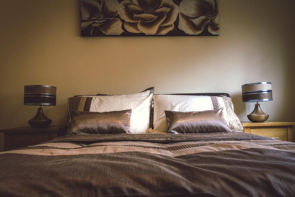 The Lindley Suite - Simple2Let Serviced Apartments Huddersfield Room photo