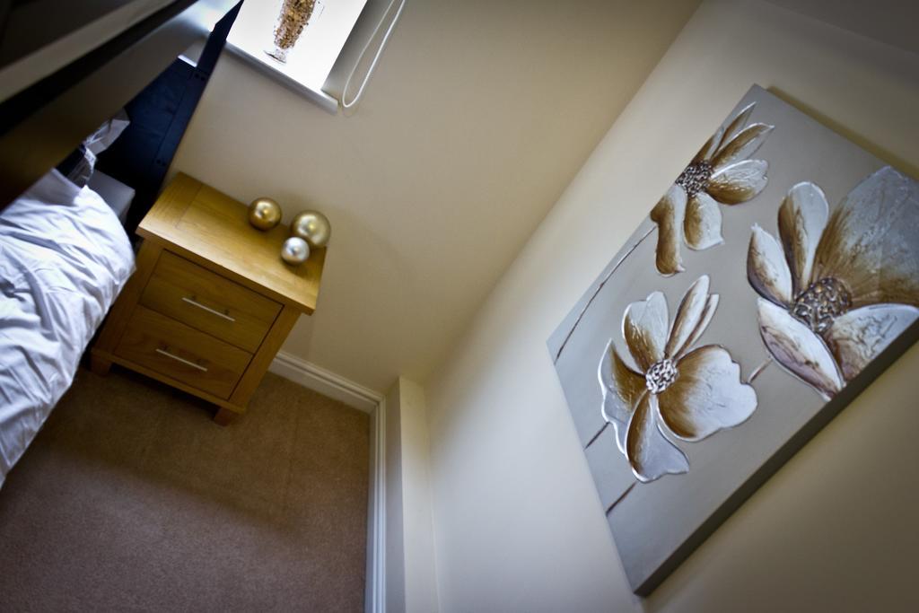 The Lindley Suite - Simple2Let Serviced Apartments Huddersfield Room photo