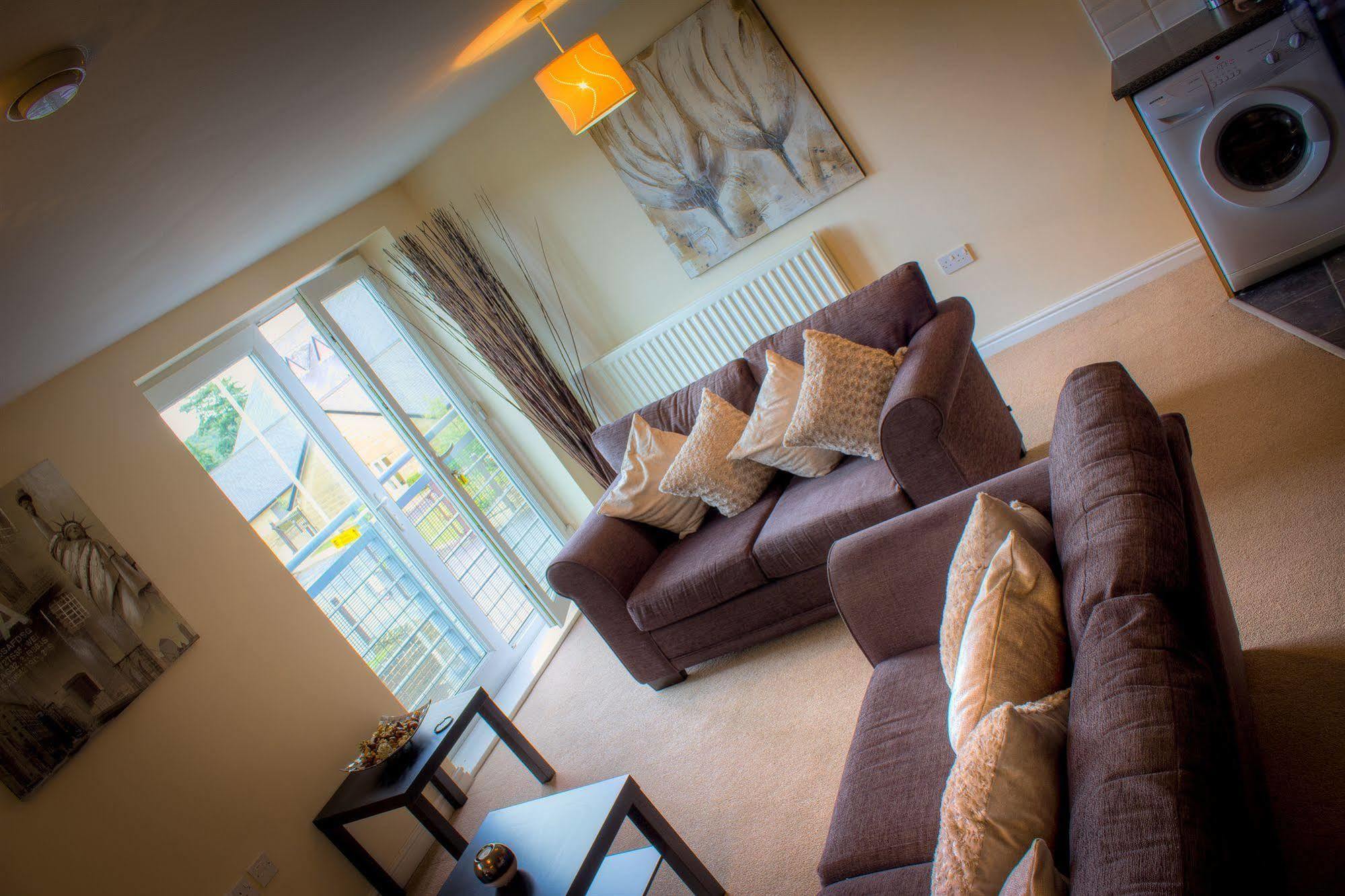 The Lindley Suite - Simple2Let Serviced Apartments Huddersfield Exterior photo