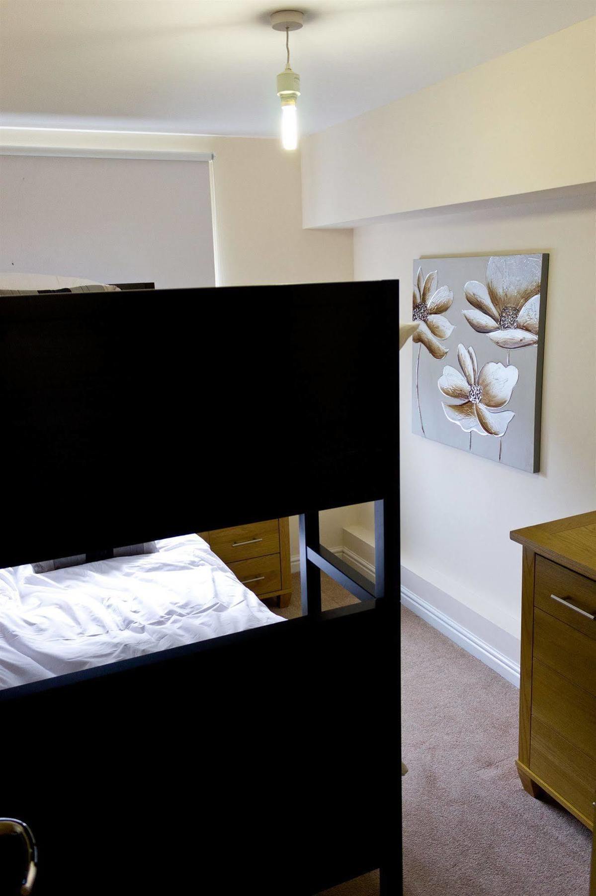 The Lindley Suite - Simple2Let Serviced Apartments Huddersfield Exterior photo