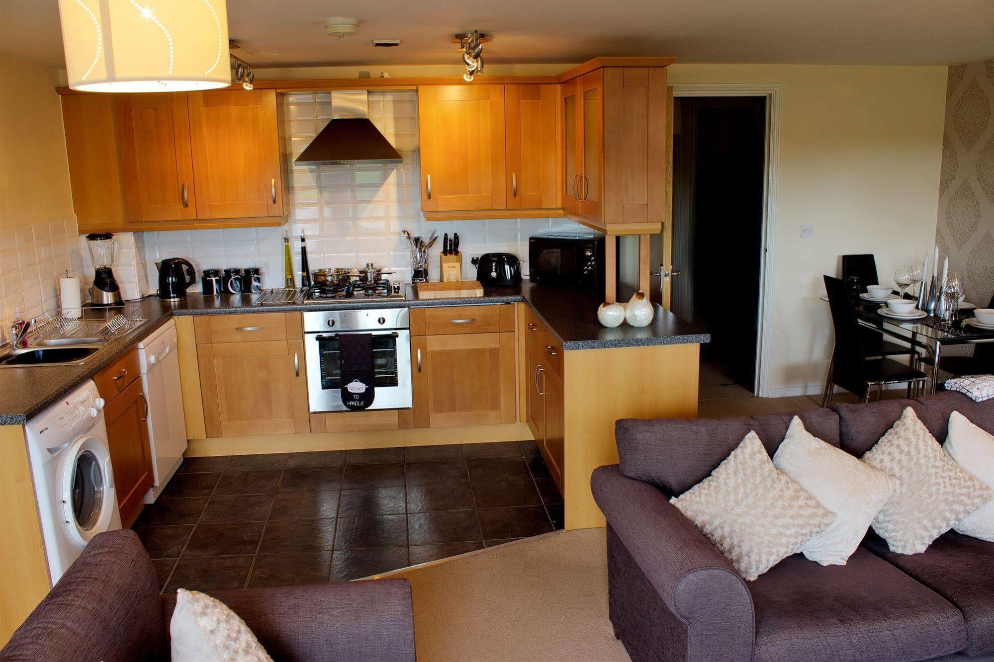 The Lindley Suite - Simple2Let Serviced Apartments Huddersfield Exterior photo